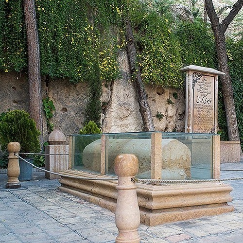 آرامگاه خواجوی کرمانی